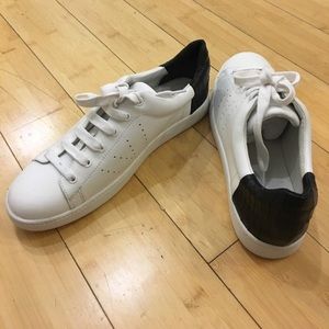 Vince sneakers
